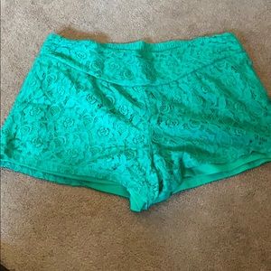Bebop lace flowy elastic waist shorts
